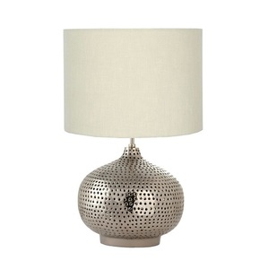 Lámpara de mesa de diseño personalizado, luz de escritorio plateada, decorativa y de iluminación, de latón, para decoración del hogar y dormitorio, gran oferta - Product Image 1