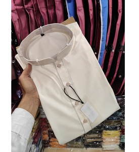 Elegante Kurta de algodón suave para hombres hecho a mano para una sensación suave y un aspecto étnico atemporal en todo momento Proveedor indio - Product Image 2