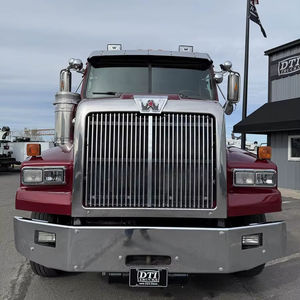 Camion plateau à double essieu de 20 pieds, 4900, 2020, avec 500 CV, boîte de vitesses automatique Allison RDS à 6 vitesses, fiable pour les transportations lourdes - Product Image 1