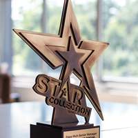 Trophée métallique de reconnaissance pour la célébration de l'excellence des talents dans les sommets professionnels et la reconnaissance de la qualité supérieure du trophée