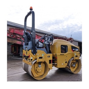 Compactadora de Rodillos de Doble Tambor Caterpillar CB2.7 Usada - Motor de 30HP, Sistema Totalmente Hidráulico, Venta al Por Mayor - Product Image 4