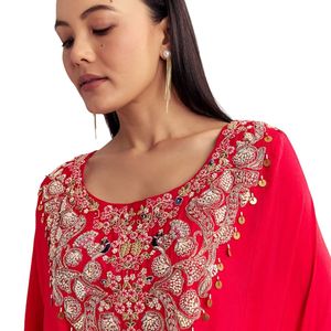 Cape Kurta en soie Dola rouge avec broderie Vente en gros de vêtements ethniques pour femmes Fabricant d'équipement d'origine Ensemble personnalisé - Product Image 4