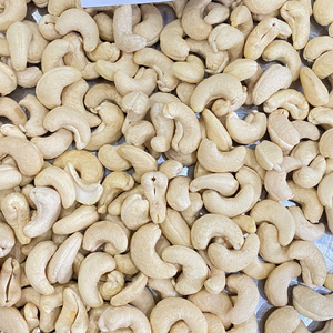 เม็ดมะม่วงหิมพานต์ W180เม็ดมะม่วงหิมพานต์ที่ดีที่สุดในอัตราที่ดีที่สุดถั่วเม็ดมะม่วงหิมพานต์ดิบในเปลือกส่งออกไปยังเอเชียยุโรปตะวันออกกลางจากซานติโก - Product Image 1