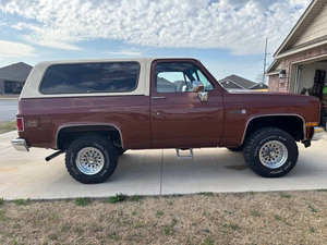 Auto Usado de Calidad a Precio Accesible, G-M-C Jim-my 1983, Volante a la Izquierda - Product Image 3