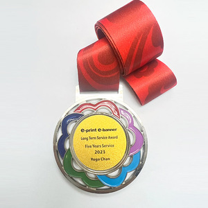 Medalla de Premio de Metal Plateado con Impresión UV para Regalos de Ferias Comerciales y Regalos de Bienvenida - Product Image 2