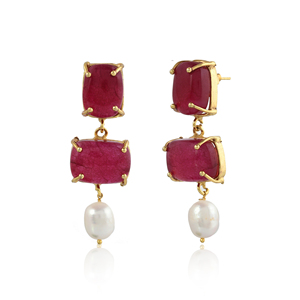 Bijoux en laiton plaqué or avec pierre rouge naturelle et perle blanche Boucle d'oreille au design élégant faite à la main Accessoire de mode pour femmes - Product Image 1