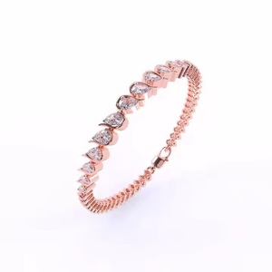 Pulsera de tenis de alta calidad Diamante vinculado con VVS Chapado en plata 18K Corte de pera Regalo de oro para ella - Product Image 1