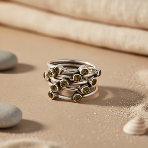 แหวนเงินแท้ 925 สำหรับผู้หญิง ประดับพลอยหลากสี ดีไซน์ทันสมัย รูปทรงเจ้าหญิง ชุบเคลือบ ประดับเพชรทรงเรนโบว์คัต - Product Image 2