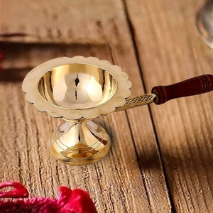 เครื่องอุ่นน้ำมันหอมระเหยเพื่อการตกแต่งบ้านที่หรูหราพื้นผิวเป็นโลหะสีทองมีจำหน่ายในราคาขายส่ง - Product Image 4