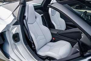 รถยนต์ปี 2024 Z06 AWD ไมล์น้อย เกียร์อัตโนมัติ พวงมาลัยซ้าย เบาะหนัง เครื่องยนต์เทอร์โบ น้ำมันเบนซิน - Product Image 5