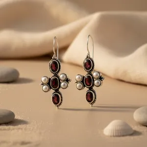 Pendientes de Plata 925 Art Palace con Cruz Colgante, Granate y Perla de Agua Dulce para Mujer, Estilo Vintage, Joyería de Boda - Product Image 2