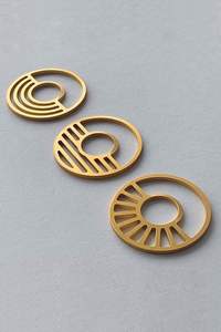 Precio al por mayor, posavasos geométricos negros y dorados, Juego de 4 diseños modernos para decoración de mesa de comedor a la venta - Product Image 5