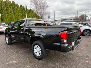 Nouveau modèle 2023 pour Tacoma SR, intérieur foncé manuel avec caméra de recul et porte-bagages de toit métallique à vendre - Product Image 5