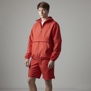 Conjuntos de pantalones cortos cortavientos personalizados y sudaderas con capucha para hombre, conjuntos de pantalones cortos ligeros con cremallera para exteriores, conjuntos de pantalones cortos cortavientos para senderismo para hombre - Product Image 3