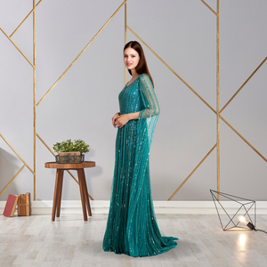 Vestido de noche de lujo con cuentas a mano verde esmeralda con mangas de capa hasta el suelo vestido de lentejuelas para alfombra roja de Gala y eventos formales - Product Image 3