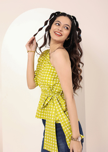 Màu xanh lá cây và trắng gingham một vai peplum đầu với thắt lưng Tie hợp thời trang một vai thiết kế cho một cái nhìn phong cách và hiện đại peplum - Product Image 4