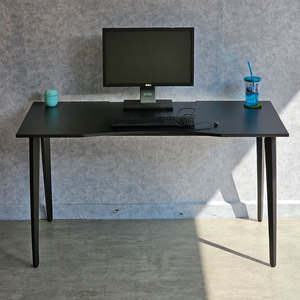 Escritorio Ergonómico para Juegos GD68084 de 140x70cm, Escritorio de PC de Madera con Patas de Hierro Poligonales, Diseño Moderno con Función LED - Product Image 5