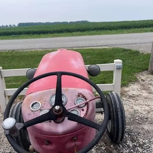 Tracteur Massey Ferguson 2705 2 roues motrices moteur diesel 6 cylindres avec composant de pompe à noyau - Product Image 2