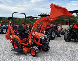 รถแทรกเตอร์ Kubota BX23S 4WD เกียร์ธรรมดา 23 แรงม้า พร้อมอุปกรณ์ต่อพ่วง สีแดง รับประกัน 2 ปี - Product Image 5