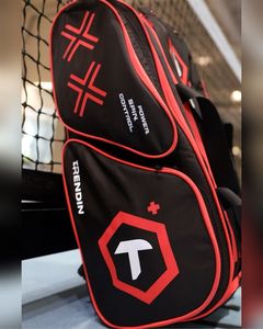 กระเป๋าเป้สะพายหลังอเนกประสงค์สำหรับเทนนิสและพิคเคิลบอล ทำจากไนลอน 1680D กันน้ำ ทนทาน ความจุ 50-70 ลิตร โครงสร้างภายนอก กระเป๋าใส่ไม้พิคเคิลบอลแบบกำหนดเองได้ - Product Image 1