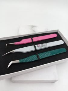 Pinzas Profesionales para Pestañas de Acero Inoxidable con Recubrimiento en Polvo de Diferentes Colores, Antiestáticas, Duraderas, con Agarre Perfecto y Aislamiento de 90 Grados - Product Image 4