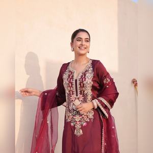 ชุดสلوار คามีซ ผ้าซาตินไหมแท้ธรรมชาติ พร้อมกางเกงปาลาซโซและผ้าคลุมไหล่ รุ่น LOOK-023 หนา 3 มม. ยาว 45 นิ้ว หนา 3 มม. ขายส่งจากโรงงาน - Product Image 3