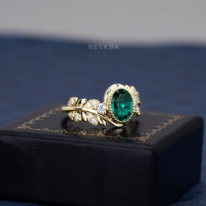 Bague feuille en or jaune massif 14K faite à la main 6*8mm bague de fiançailles émeraude taille ovale cultivée en laboratoire avec ton métal/options de changement de pureté - Product Image 3