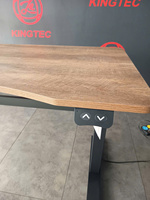 Bureau d'ordinateur moderne Lumetal à hauteur réglable avec structure métallique et plateau en bois, table de bureau commerciale pour immeuble de bureaux