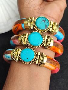 Bracelet manchette pour femme en os naturel de haute qualité, fait main, personnalisé, couleurs assorties, avec perles et diamants, étanche, tendance, style indien - Product Image 4