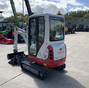Mini-excavatrice sur chenilles Takeuchi TB216, cabine blanche et rouge, modèle diesel TB290 TB230 TB135 TB216 TB235RA, godet de 0,33 m³ - Product Image 4