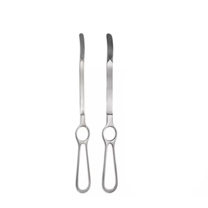 Divaricatore Chirurgico Manuale in Acciaio Inossidabile Riutilizzabile Strumento Medico per Retrazione Controllata dei Tessuti in Chirurgia Ortopedica - Product Image 1