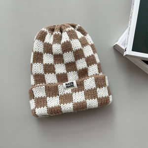 Gorro de Invierno Moderno y Colorido, Grueso, Acrílico, Cálido, Tejido, a Cuadros, con Relieve, Unisex, con Logotipo Personalizado para Adultos - Product Image 3