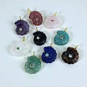 Colgante de Concha de Nautilus con Piedra de Obsidiana Negra al por Mayor para la Fabricación de Collares - Product Image 6