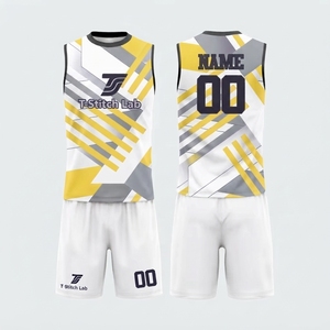 Nouvelle conception, uniformes de football 7V7 unisexes de haute qualité, polyester, taille et couleur personnalisables, respirants, évacuant l'humidité, toutes saisons - Product Image 2