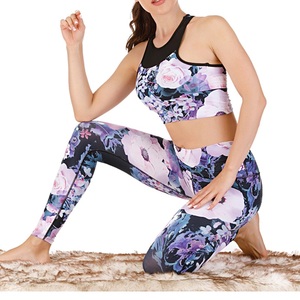 Ensemble de yoga respirant grande taille pour femmes, soutien-gorge d'exercice de gymnastique à impression par sublimation personnalisée, pantalon avec logo à la taille, prix de gros - Product Image 4