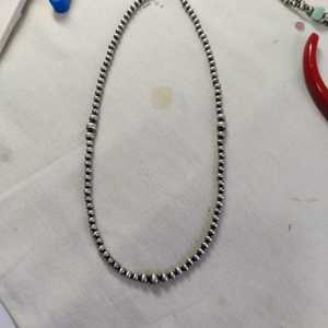 สร้อยคอลูกปัดสีเงินแบบโบฮีเมียนนาวาโฮแนวตะวันตกแนววินเทจใหม่ล่าสุดสร้อยคอลูกปัดกลมเรียบเครื่องประดับแฮนด์เมด - Product Image 2