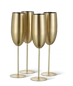 แก้วค็อกเทลทองเหลืองดีไซน์หรูหราจาก Marden ขนาด 300 มล. ผลิตด้วยมือ เหมาะสำหรับร้านอาหาร บาร์ และโรงแรม - Product Image 1