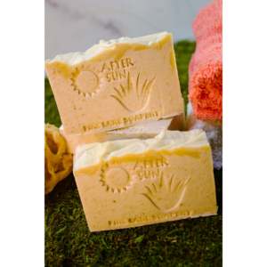 Base de Jabón de Leche de Cabra con Ácido Kójico, Glutatión, Miel y Fragancia de Coco - Product Image 1