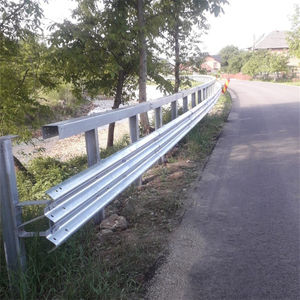 Plaque de garde-corps routier galvanisé à trois poutres, garde-corps anti-collision galvanisé, garde-corps ondulé anti-collision pour route - Product Image 3