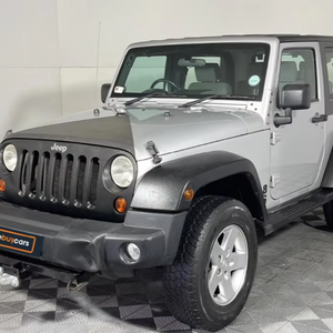 รถจี๊ปแรงเลอร์ ปี 2010 รุ่น 3.8 ซาฮาร่า 2 ประตู เกียร์ออโต้ พวงมาลัยขวา คุณภาพดี ราคาประหยัด มือสอง - Product Image 1