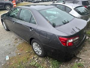 Toyota Camry LE 2013, sièges en cuir, pneus R17, conduite à gauche, intérieur clair, berline automatique - Product Image 4