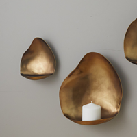 Portavelas de Pared de Hierro con Recubrimiento en Polvo Dorado, Diseño Artístico Moderno y Lujoso, Hecho a Mano, Personalizable con Logotipo