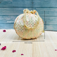 Nouvel arrivage de sacs potli Rajasthani élégants faits à la main en Tari Work Embrayages de soirée de mariage Faveurs de mariage avec sac brodé ethnique
