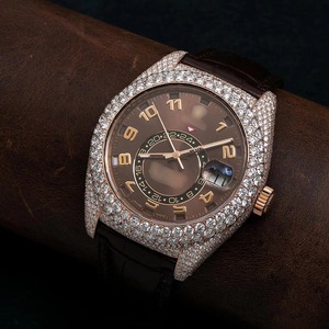 Cadran marron de luxe Auto Day Montre élégante et à la mode Moissanite Diamond 41mm Affichage analogique Charme antique Ceinture en cuir marron - Product Image 1