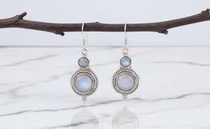 ต่างหูวงกลมมูนสโตนสีรุ้ง เงินแท้ ดีไซน์เกลียวเชือกห้อยระย้า สไตล์โบโฮน่ารัก ชุบทอง ของขวัญเครื่องประดับประจำเดือนมิถุนายน - Product Image 6