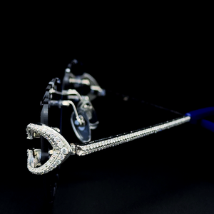 Colgante de Moissanita Premium con Triple Cruz, Pasa Prueba de Diamante, Plata de Ley, Joyería Iced, Gafas UV400 Blancas Ligeras y Cómodas - Product Image 6