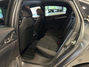 รถยนต์ FAW อัลตร้า ลักชัวรี่ สปอร์ต ปี 2024 แบบ 2 ที่นั่ง เกียร์อัตโนมัติ เครื่องยนต์ 4 สูบ 400 แรงม้า ภายในสีเข้ม ล้อแม็ก R18 เบาะผ้า หลังคาพาโนรามิก - Product Image 4