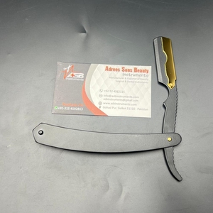 Maquinilla de afeitar recta de peluquero dorada y negra con logotipo personalizado con hoja reemplazable navaja de afeitar profesional de alta calidad - Product Image 6