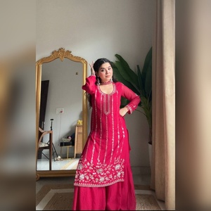 Ensemble haut et bas en georgette élégante avec broderie lourde et dupatta en georgette assorti pour la saison des fêtes, vente en gros - Product Image 6