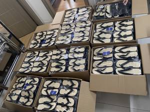 Vente directe d'usine de pantoufles antidérapantes en paille avec semelle en caoutchouc pantoufles d'herbe à tissage à la main à séchage rapide pour les stations balnéaires/Hani - Product Image 5